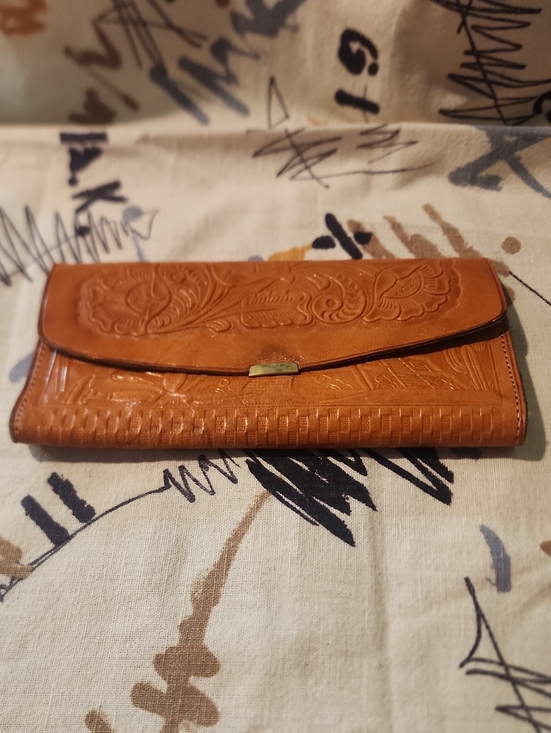 No Brand Handbags - Vintage Mexican Embossed Tan Leather Wallet - Floral Design
